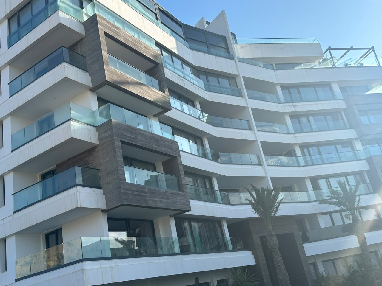 Panorama 3 — Balcons et parements
